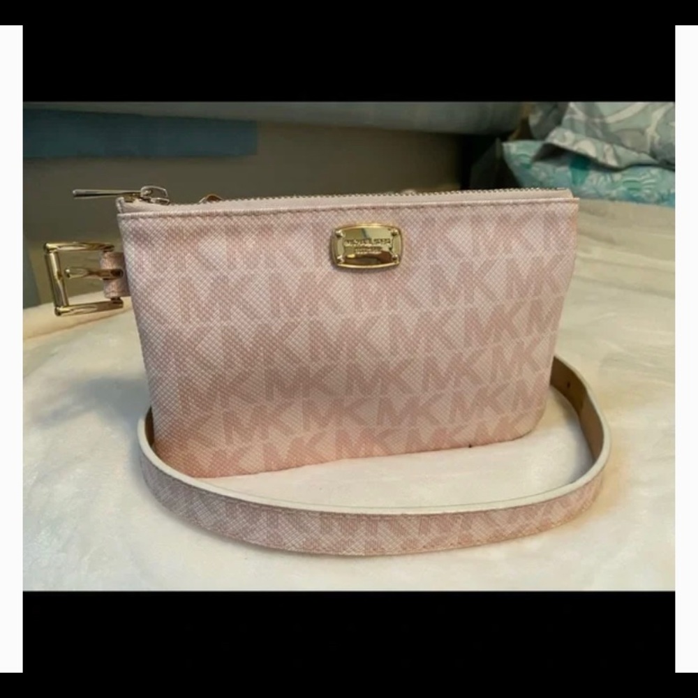 Michael Kors Fanny Pack!